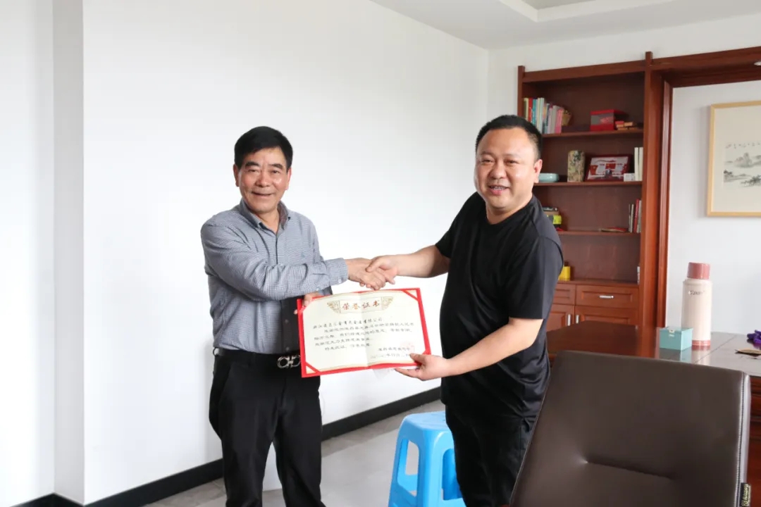 1588816073838094.jpg 4.webp.jpg